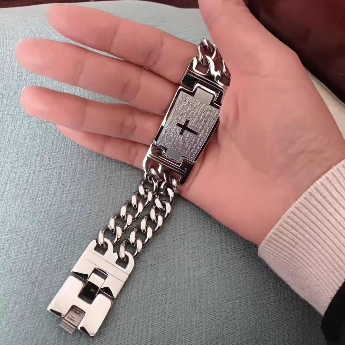 Stainless Steel Cuban Chain Cross Bracelet – Trendy Men’s Christian Hand Jewelry